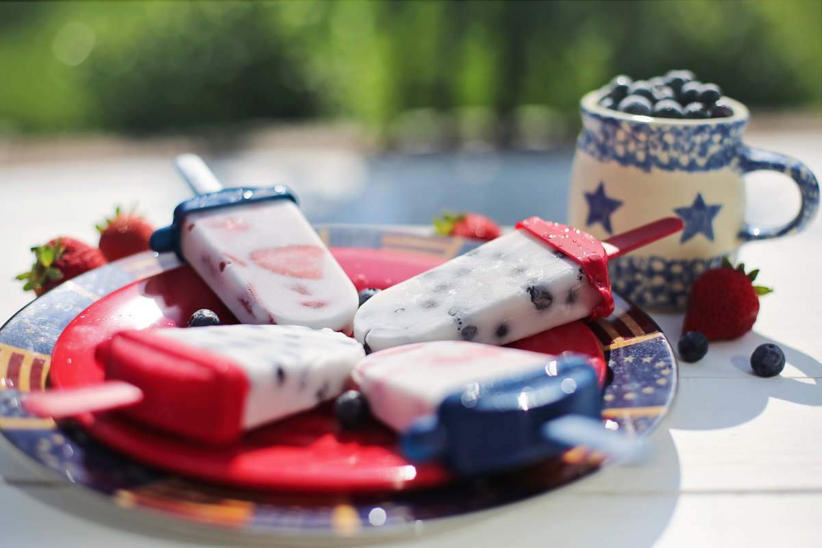 Frozen desserts in plate outdoor